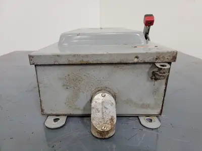 USED SQUARE D B451854
