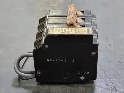USED CUTLER-HAMMER CH370