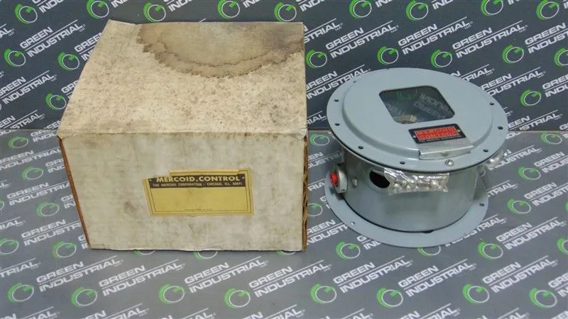 Mercoid DPAW 33-2 RG 64 Pressure Switch New NIB