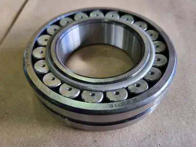 NEW SKF 22211E