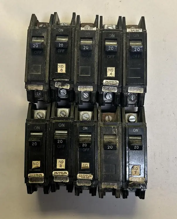 Used GE THQC1120 Miscellaneous Equipment (Electrical & Power) | Surplus Asset Holdings #1195817