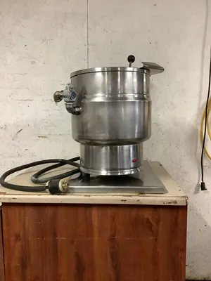 152-0609 Groen TDB 20 Quart Countertop Electric Tilting Kettle