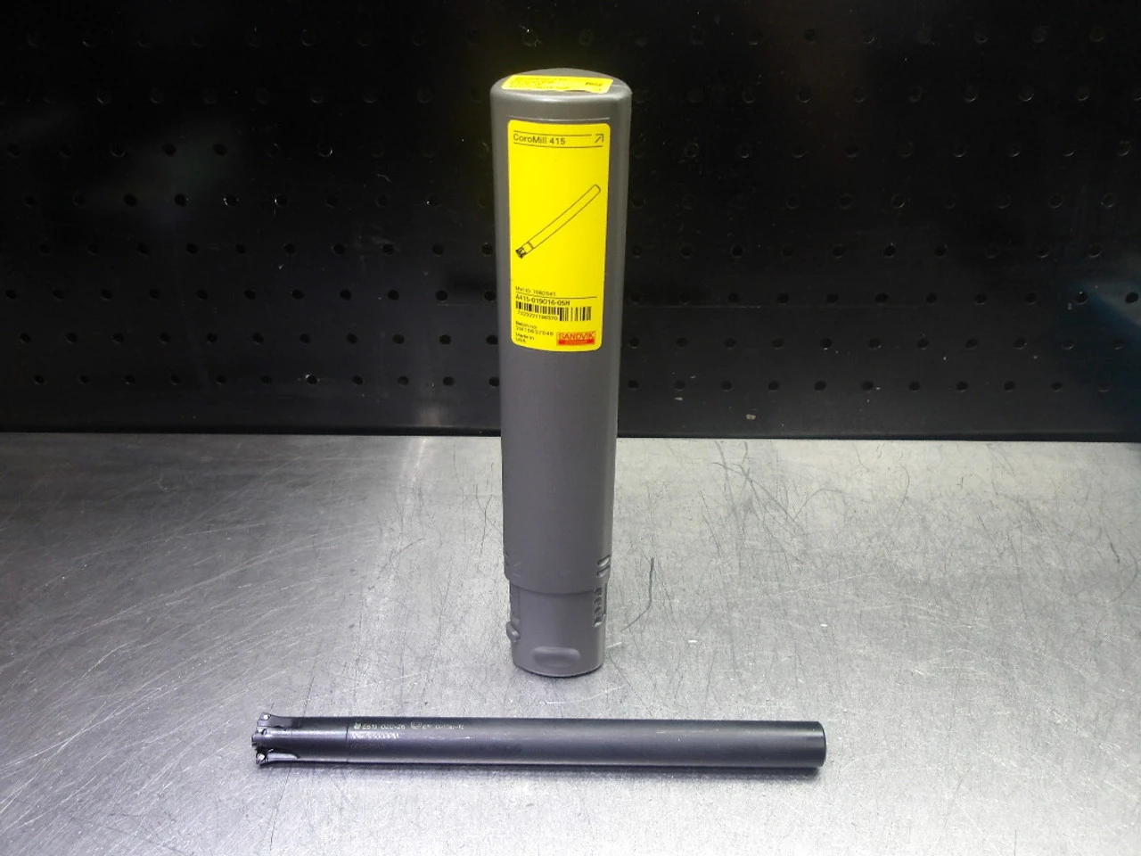 Sandvik 3/4" 4 Flute Coolant Thru Indexable Endmill A415-019O16-05H (LOC1506)