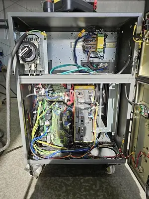 USED 2015 FANUC R-2000IC/210F