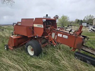 USED 1999 HESSTON 4655