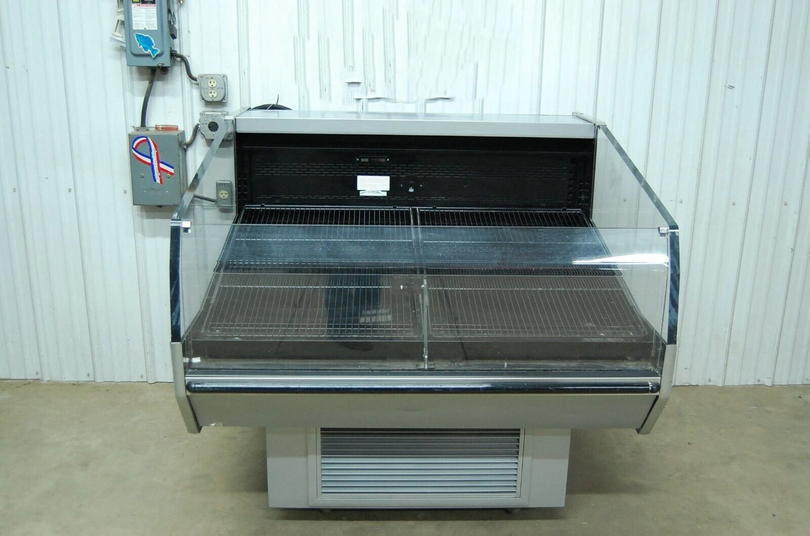 142-0968 Hussmann Q2SSM4S 50" Self Contained Deli Produce Fruit Display Cooler