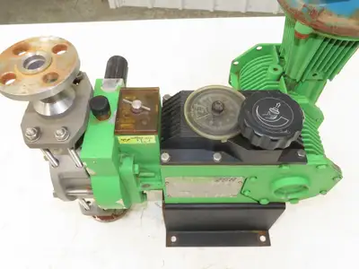 Pulsafeeder Pulsar 25H Hydraulic Diaphragm Metering Pump 17.5 GPH 1/2" Flanged