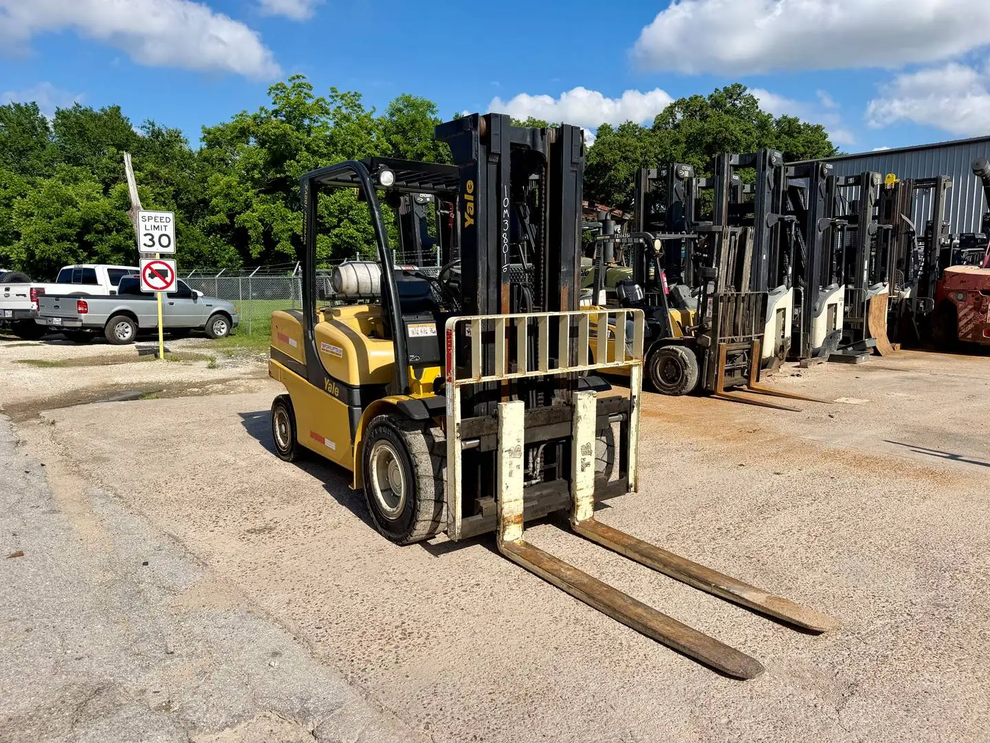 Used 2013 YALE GLP100VX Internal Combustion Forklifts: Pneumatic Tire Texas US | TB Forklifts #1274938