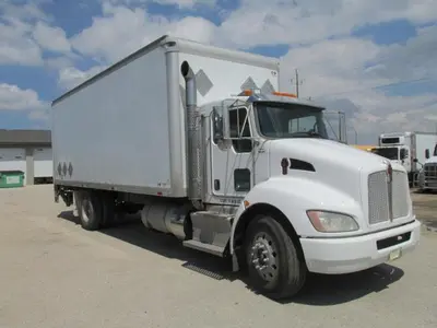 Used 2017 KENWORTH T 370 Box trucks Manitoba CA | Conquest Truck & Auto Sales #1421325