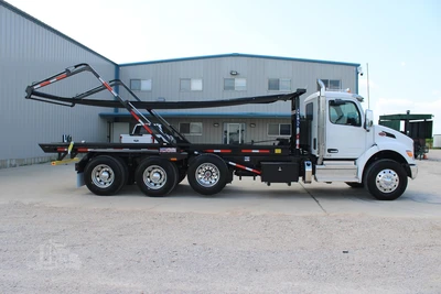 New | in-Stock 2027 PETERBILT 548 Rolloff Trucks Texas US | Roll Off Truck World #1492013
