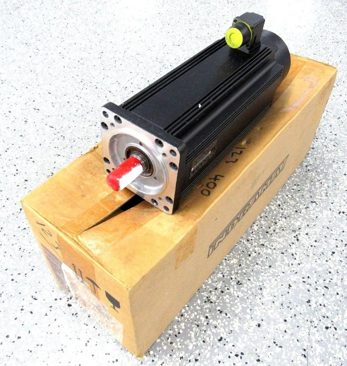 NEW INDRAMAT 254489 SERVO MOTOR MAC093C-0-KS-2-C/110-A-2/S005