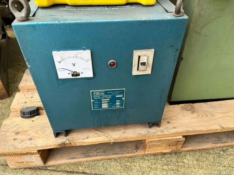 Used TRAFOMEC VOLTAGE REGULATOR 1P / REGULATEUR VOLTAGE / 5 KVA Blowers BE | Apt International N.V #362686