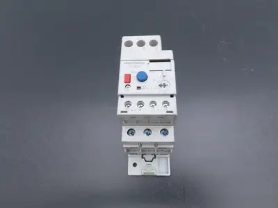 Allen Bradley 193-ED1CB Motor Starter Overload Relay 1-5A Range DIN Adaptor