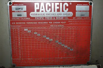 USED 1976 PACIFIC 300 PF II
