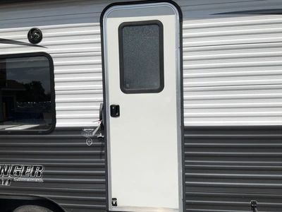 Used 2020 AVENGER FOREST RIVER Campers, Caravans, Motorhomes Michigan US | Miedema Asset Management Group #1337428