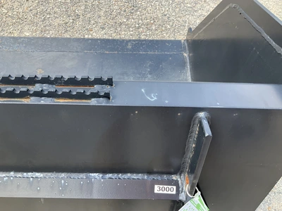 Used TOMAHAWK 60" SNOW/ MULCH BUCKET Skid Steer Buckets Michigan US | Miedema Asset Management Group #1342436