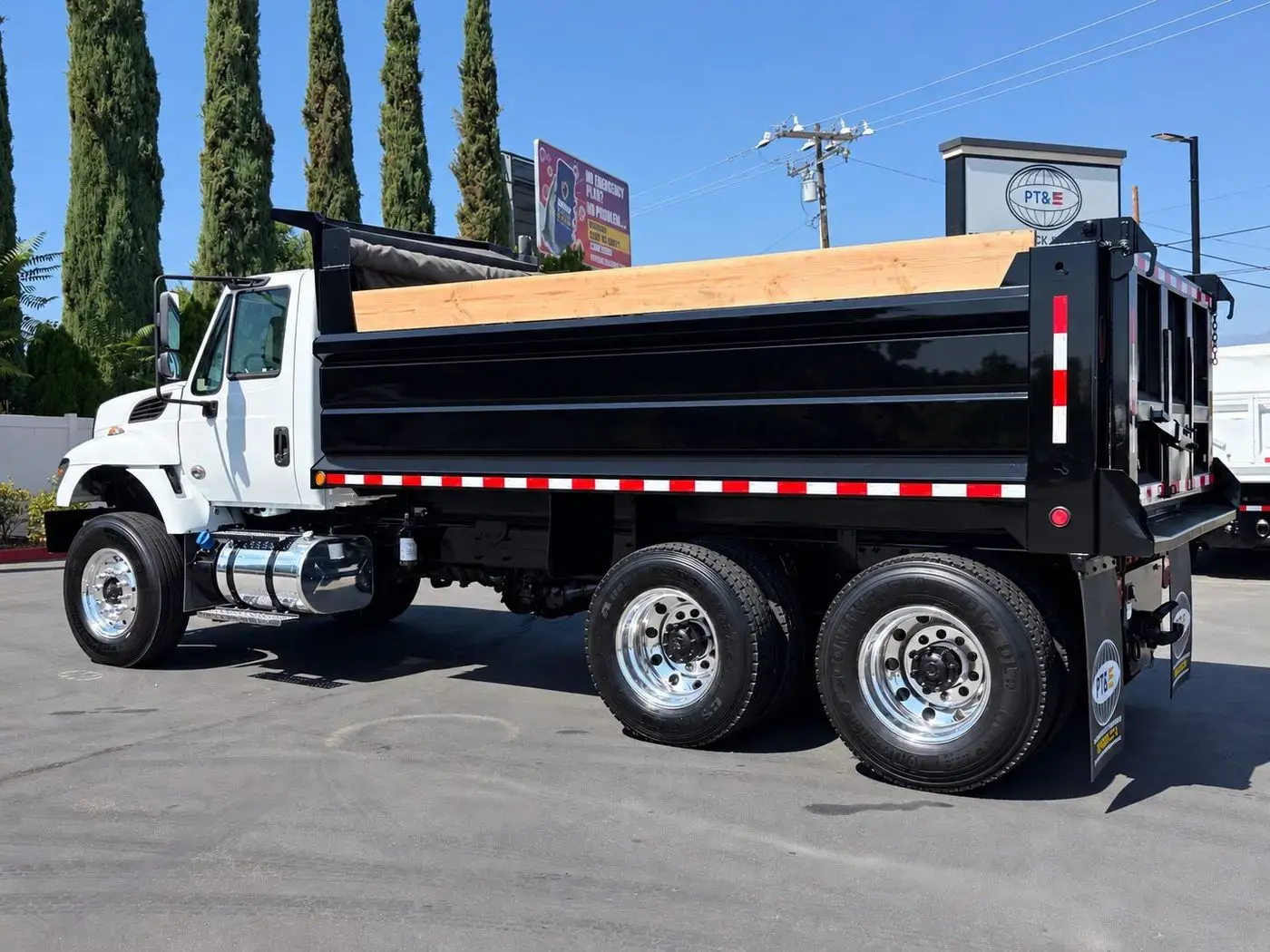 Used 2018 INTERNATIONAL 7400 Bucket (boom) trucks California US | Lillo Machinery #1542397