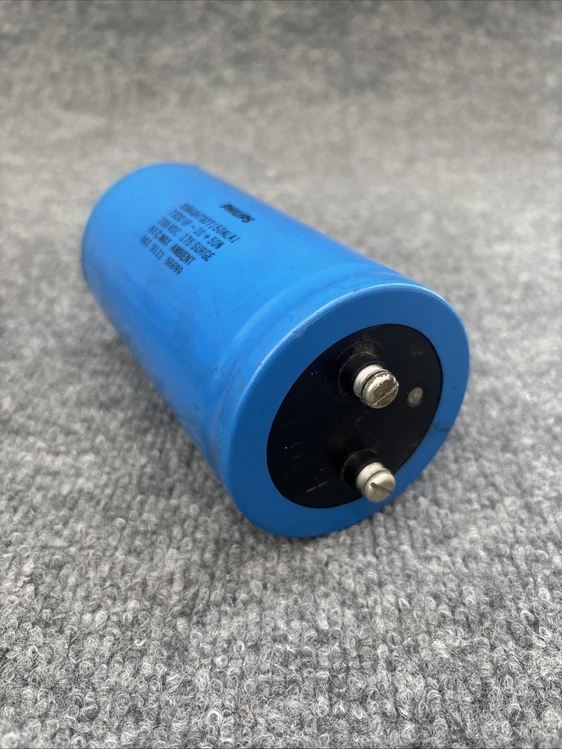 Used Philips 3186GH222T450DMA2 Capacitors California US | Davliegogo LLC #1707619