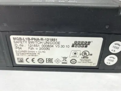 USED EUCHNER MULTIFUNCTION GATE BOX 121851 DAMAGED BUTTONS