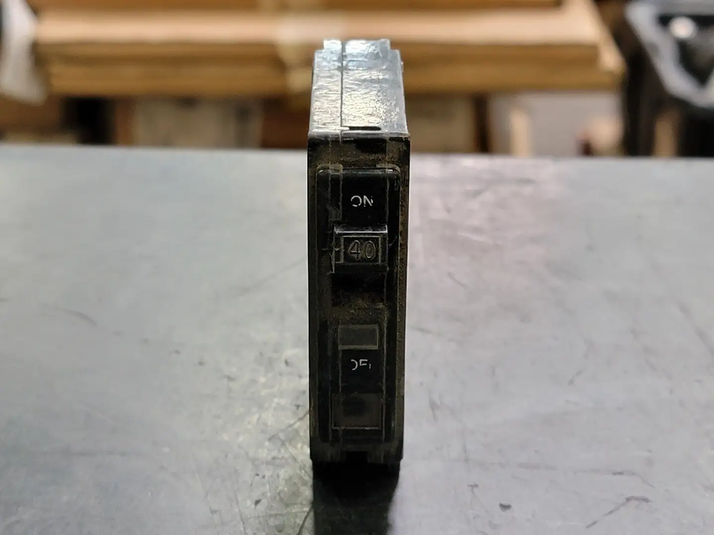 USED SQUARE D QO140