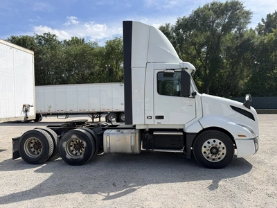 Used 2020 VOLVO VNL Conventional trucks Indiana US | Miedema Asset Management Group #1414641