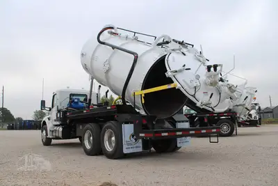New | in-Stock 2027 PETERBILT 548 Vacuum Truck Texas US | Roll Off Truck World #1492009
