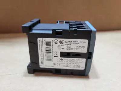 USED SIEMENS 3RH2122-1AV60