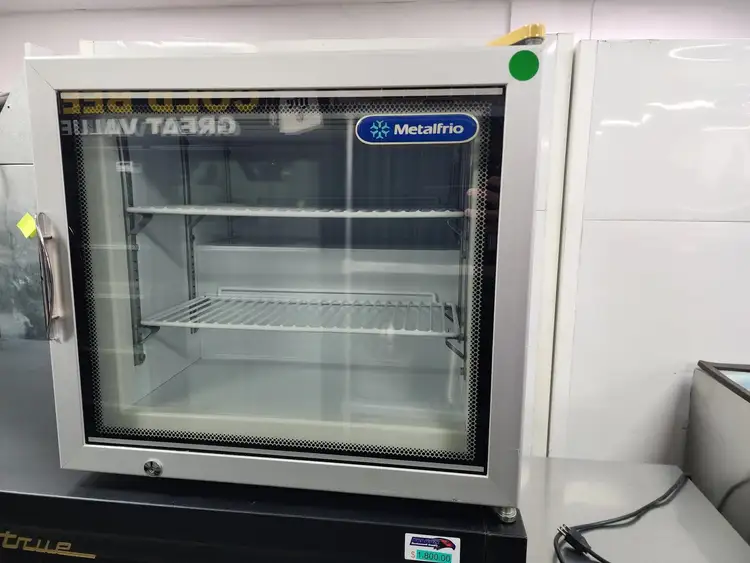 Used Metalfrio Used MetalFrio 1 Door Glass Countertop Freezer Model MSCTF-2 Display Freezers Illinois US | Falcon Restaurant Supply #1376763