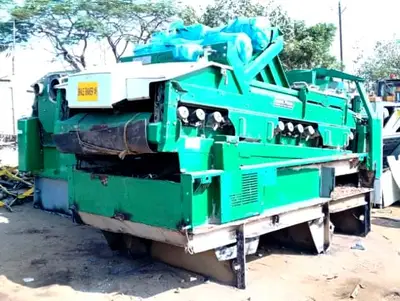 (3) Derrick DP-628 VE dual pool shale shakers.