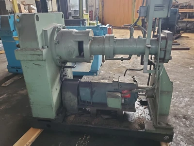 NRM 3.5" 8:1 L/D Rubber Extruder