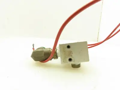 Automatic Switch U8280B2 Pneumatic Solenoid Valve 150PSI 120V 1/8"NPT LOT OF 3