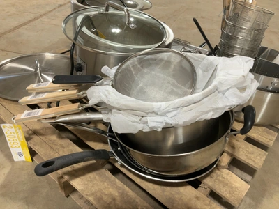 Used MIXED LOT OF MISCELLANEOUS STAINLESS STEEL RESTAURANT EQUIPMENT Restaurant Equipment (Miscellaneous) Michigan US | Miedema Asset Management Group #1761520