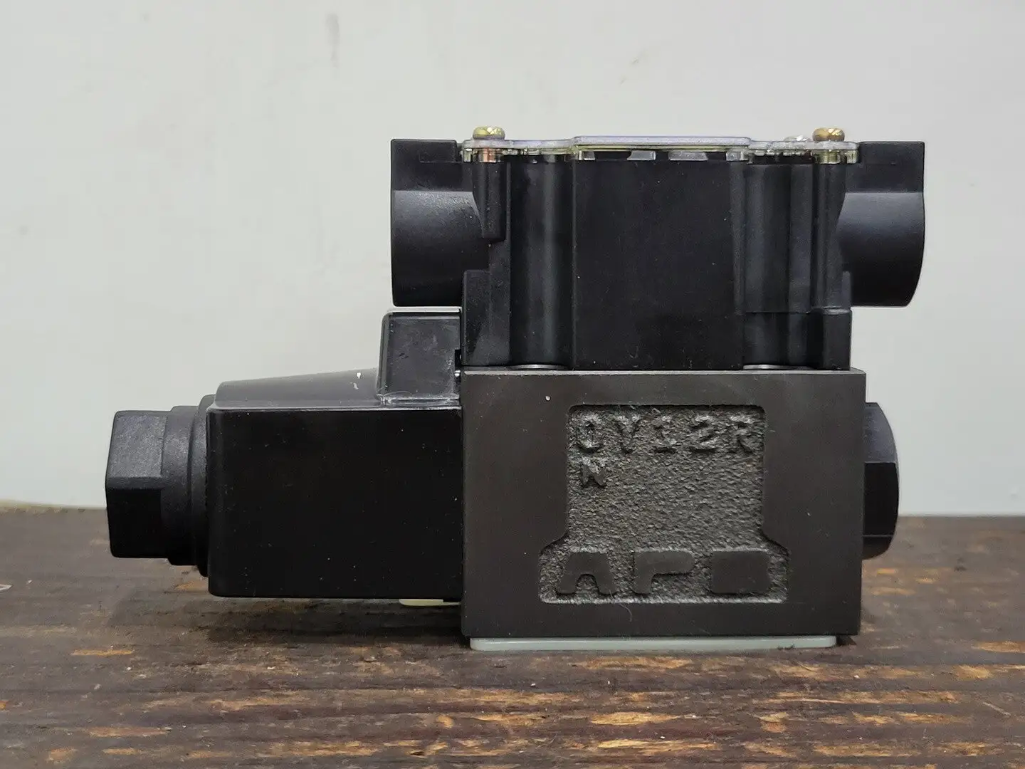 NEW YUKEN DSG-01-2B2-A120-7090