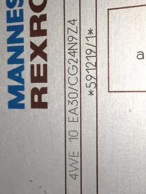 USED MANNESMANN REXROTH 4WE10EA30CG24N9Z4