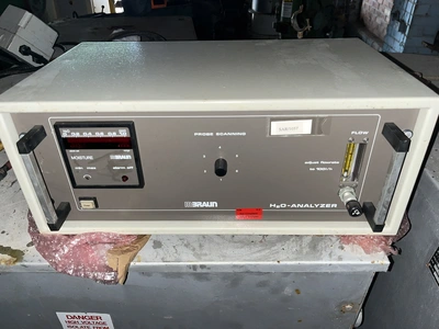 M Braun Glove Box System with Oxygen and H2O Analyzers Mb150b-G-1