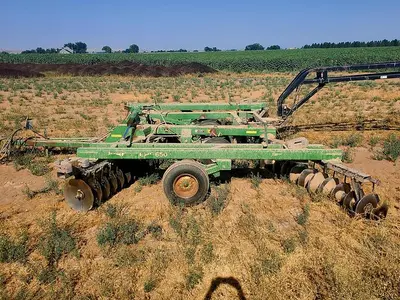 USED JOHN DEERE 650