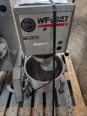 Welbuilt 20 quart Commercial mixer