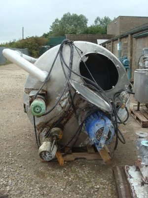 2100L S/S Enc Combination Mixing Tank