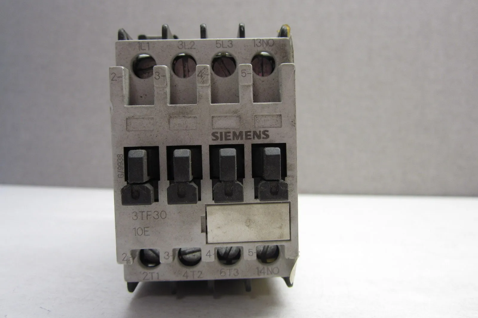 SIEMENS 3TF3010-OB CONTACTOR