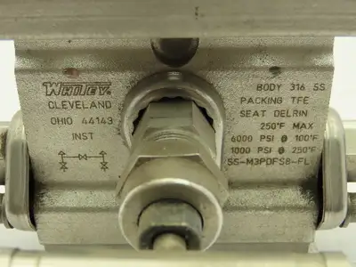 Swagelok SS-M3PDFS8-FL Stainless 316SS Manifold Control Valve 1/2"NPT 6000 PSI