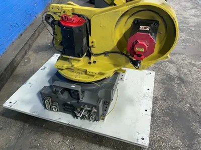 Used 2003 FANUC R2000IA 200FO Robots Ohio US | HGR 24 #1520049