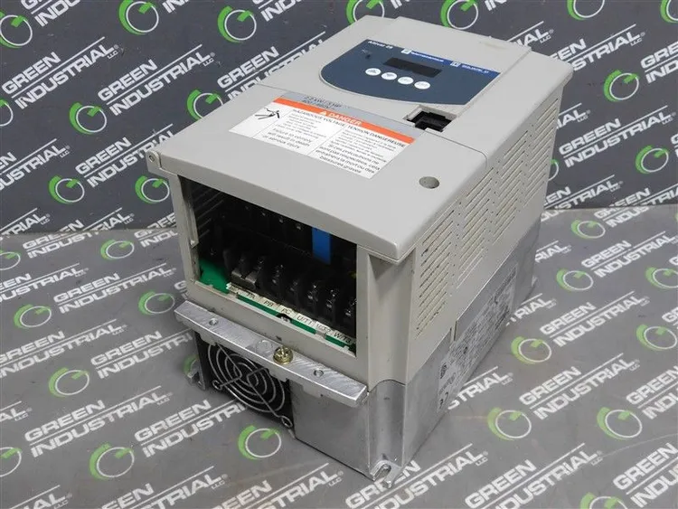 Used SCHNEIDER ATV28HU41N4U Variable Speed Drives | Green Industrial #672907