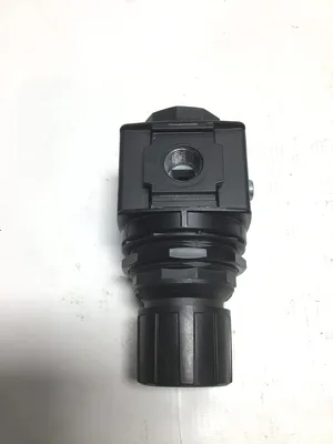 Wilkerson R28-04-F000 Pneumatic Air Pressure Regulator 300PSIG (20-7bar) 150°F (65-6°C)