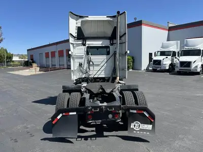 USED 2021 VOLVO VNR42T300