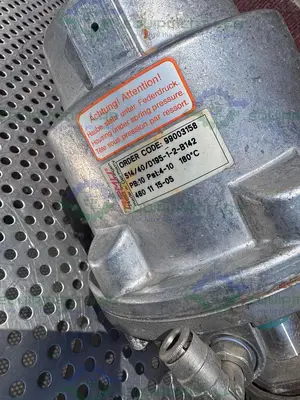 USED GEMU 514/40/D195 PNEUMATIC ANGLE SEAT VALVE, PST 4-10 180°C W/ 1 1/2" FITTING