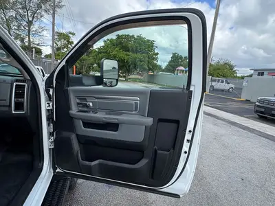 Used 2017 VERSALIFT SST40EIH-02 Bucket (boom) trucks Florida US | Truck and Van Outlet #1509170