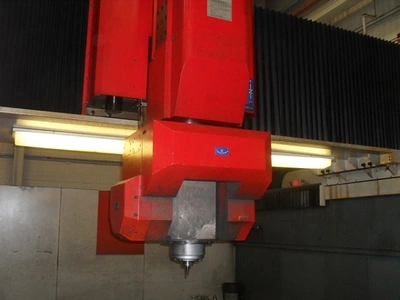 USED 2005 AWEA LG4030V