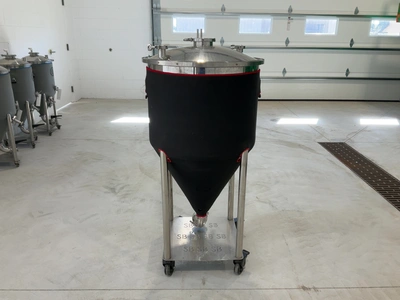 Used SPIKE BREWING CF30 CONICAL FERMENTER/UNITANK WITH INSULATED CONICAL JACKET Brewing Equipment Michigan US | Miedema Asset Management Group #1580154