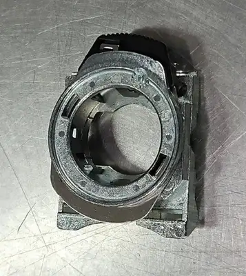 ALLEN BRADLEY 800F-ALM MOUNTING LATCH METAL 22MM (LOT OF 2). Loc 4E-10