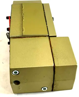 NEW ROSS 7076A3301 5/2 SINGLE SOLENOID PILOT 110V 50HZ